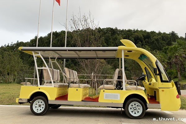 14座燃油观光车侧面