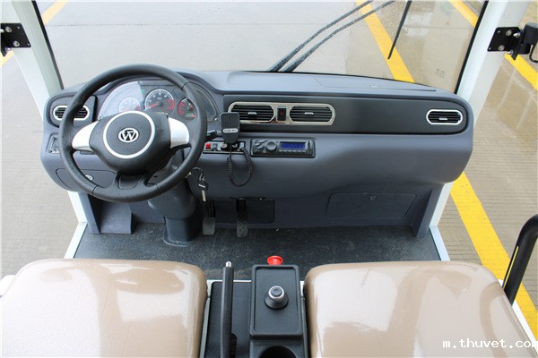 8座开云电竞和欧包-驾驶室