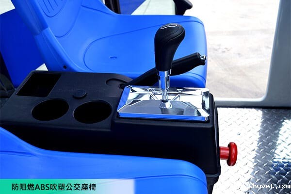 四轮电动巡逻车