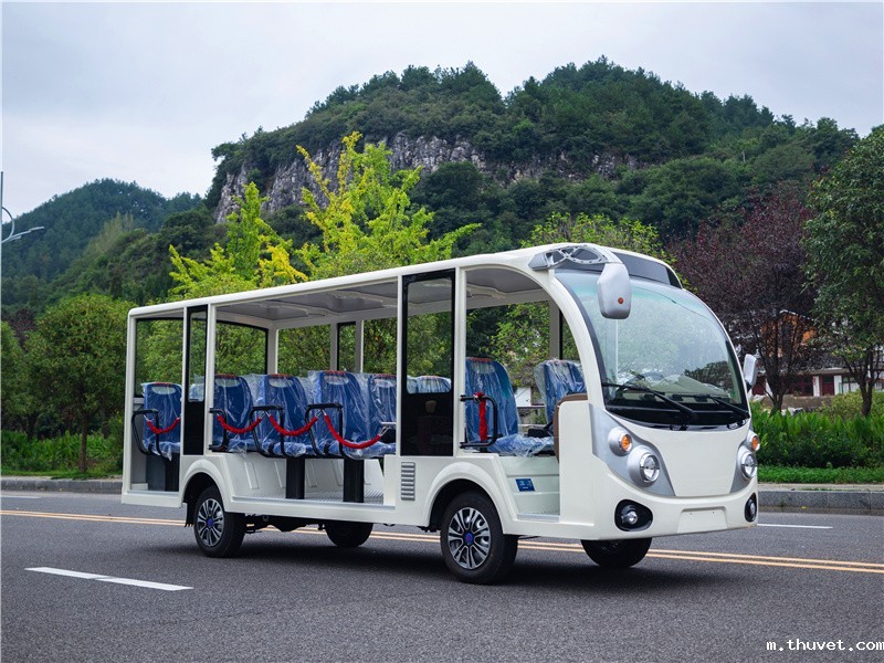 14座燃油观光车